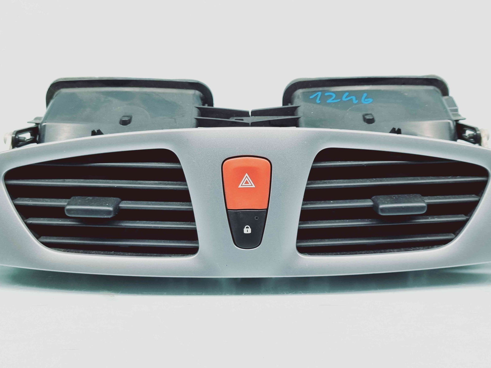 Grila aerisire centrala Renault Scenic 3 [Fabr 2009-2015] 682600031R - imagine 2