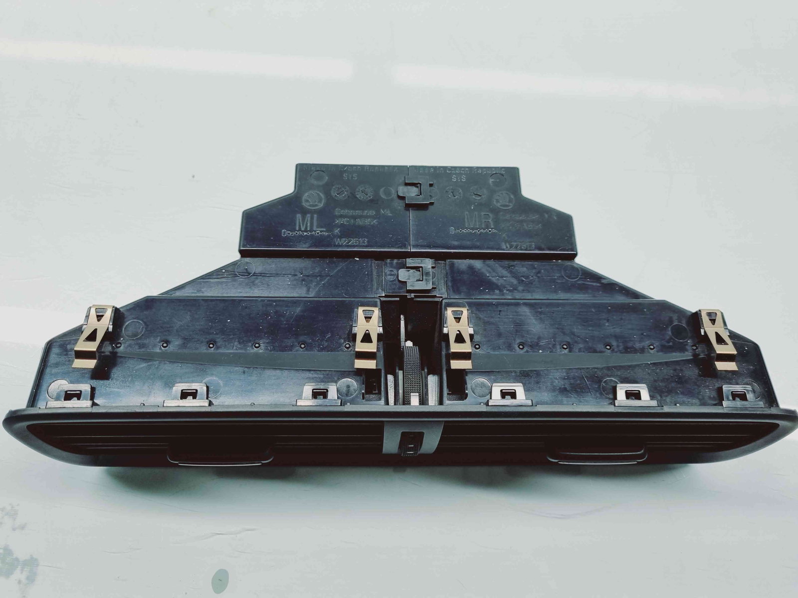 Grila aerisire centrala Skoda Fabia 3 Combi (NJ5) [Fabr 2014-2022] 6V0820951C - imagine 6