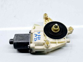 Motoras geam stanga spate Mercedes Clasa GLK (X204) [Fabr 2008-prezent] A2048200542