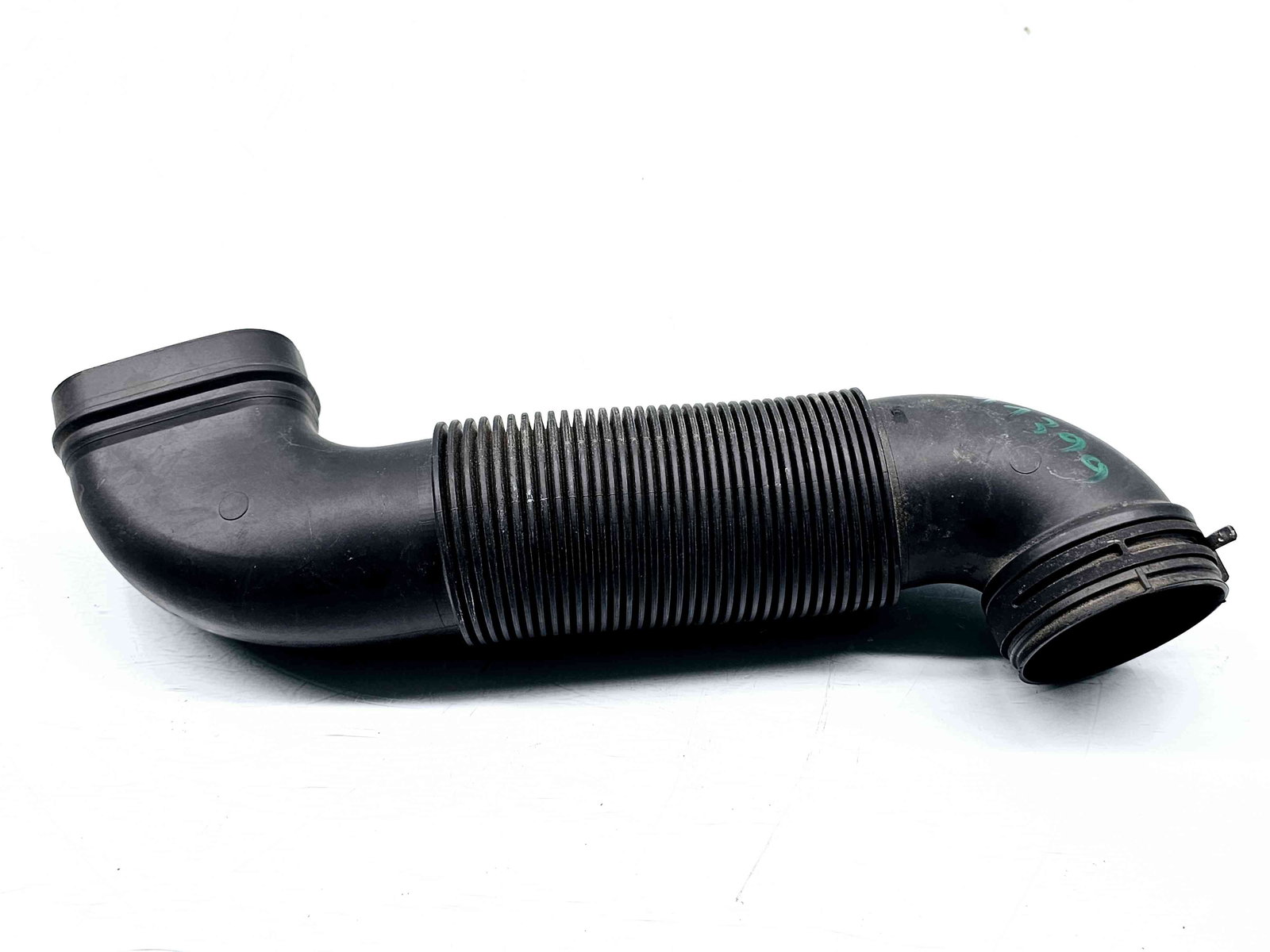 Tub admisie aer Skoda Fabia 3 Combi (NJ5) [Fabr 2014-2022] 6C0129618E 1.3 Benz DKLD 70KW / 95CP 1.3 Benz DKLD 70KW / 95CP - imagine 1