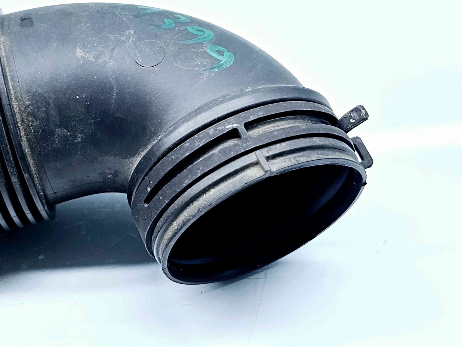 Tub admisie aer Skoda Fabia 3 Combi (NJ5) [Fabr 2014-2022] 6C0129618E 1.3 Benz DKLD 70KW / 95CP 1.3 Benz DKLD 70KW / 95CP - imagine 2