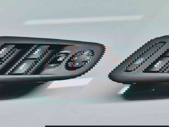   Butoane comanda geamuri sofer Peugeot 308 (II) SW [Fabr 2013-prezent] 96788264ZD