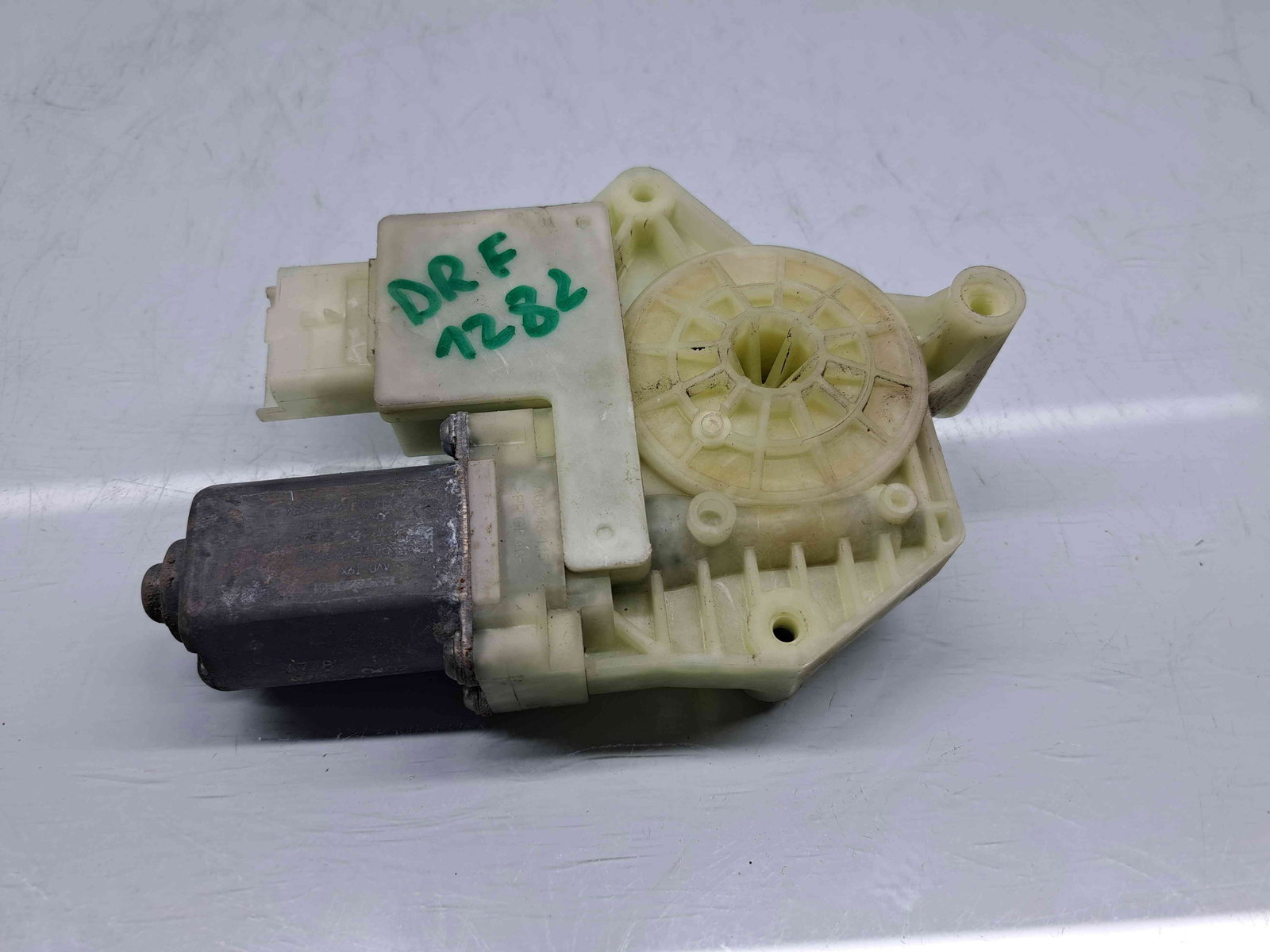 Motoras geam dreapta fata Peugeot 308 (II) SW [Fabr 2013-prezent] 9678189780 - imagine 1