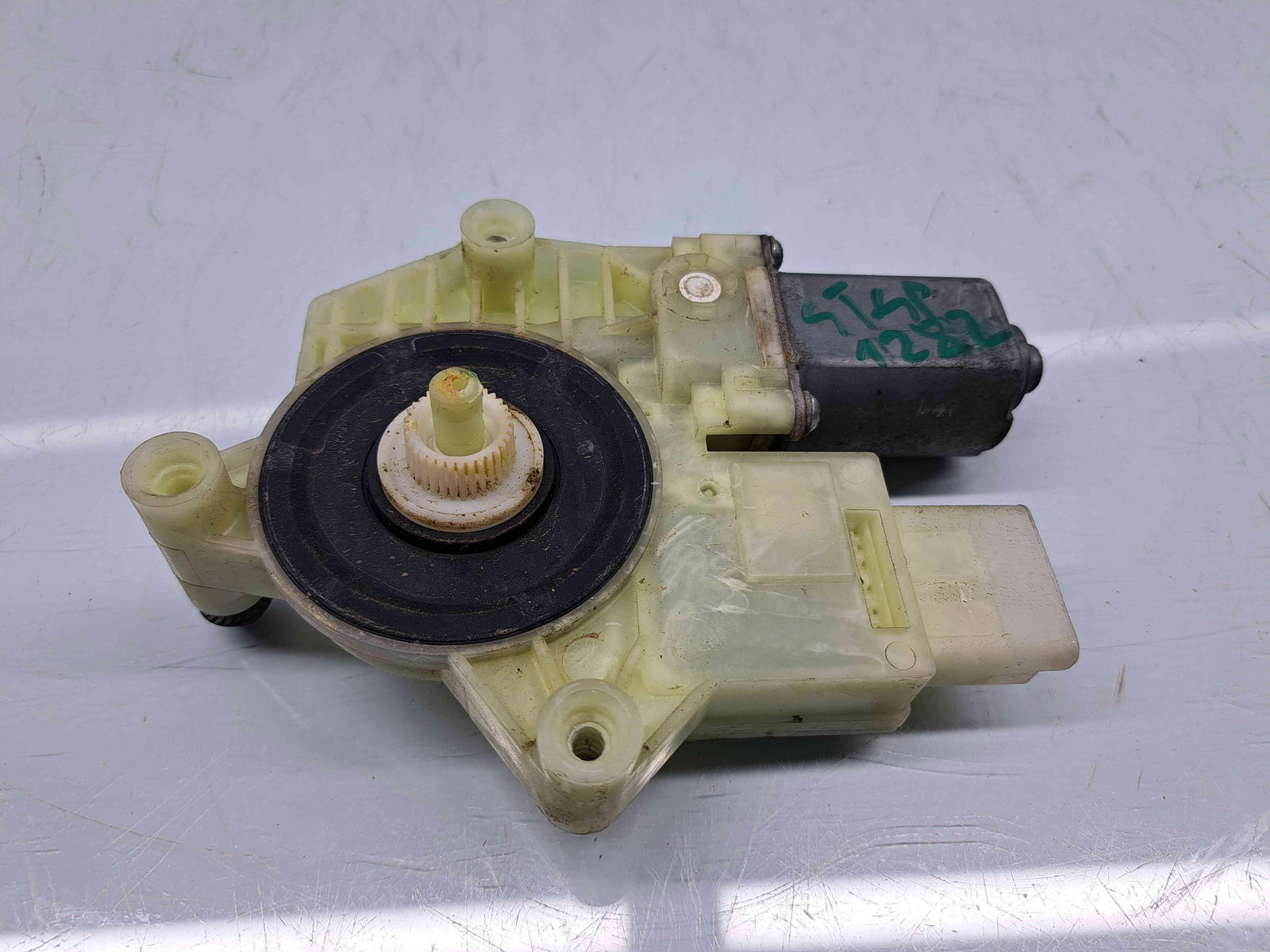 Motoras geam stanga spate Peugeot 308 (II) SW [Fabr 2013-prezent] 9678190080 - imagine 2