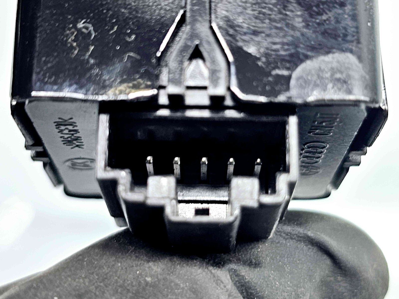 Buton avarii Audi A6 (4G2, C7) [Fabr 2012-2017] 4G0941509 - imagine 4