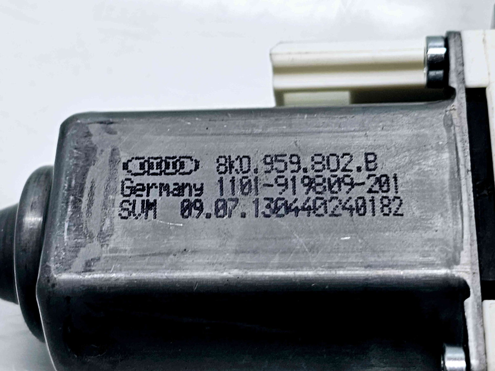 Motoras geam dreapta fata Audi A6 (4G2, C7) [Fabr 2012-2017] 8K0959802B - imagine 3