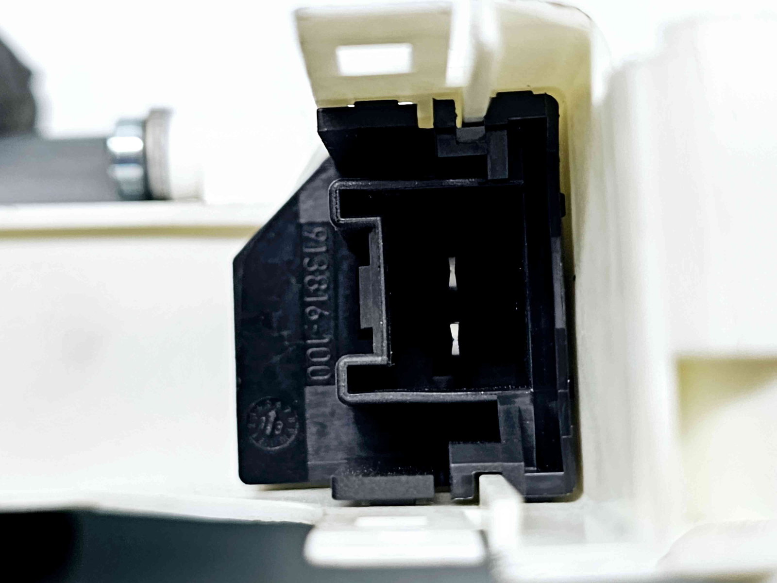 Motoras geam stanga spate Audi A6 (4G2, C7) [Fabr 2012-2017] 8K0959811A - imagine 2