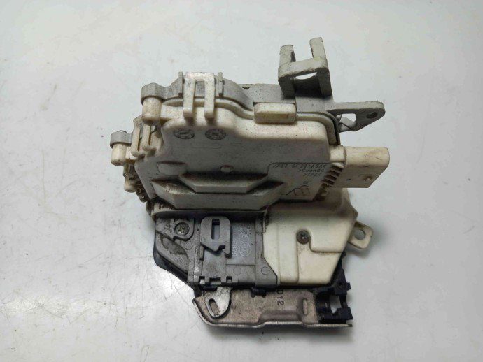 Broasca usa dreapta fata Audi A4 B8 2.0 CAGA 8J1837016C 2008-2015