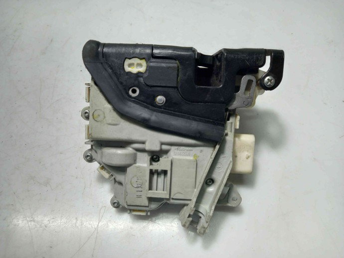Broasca usa dreapta fata Audi A4 B8 2.0 CAGA 8J1837016C 2008-2015