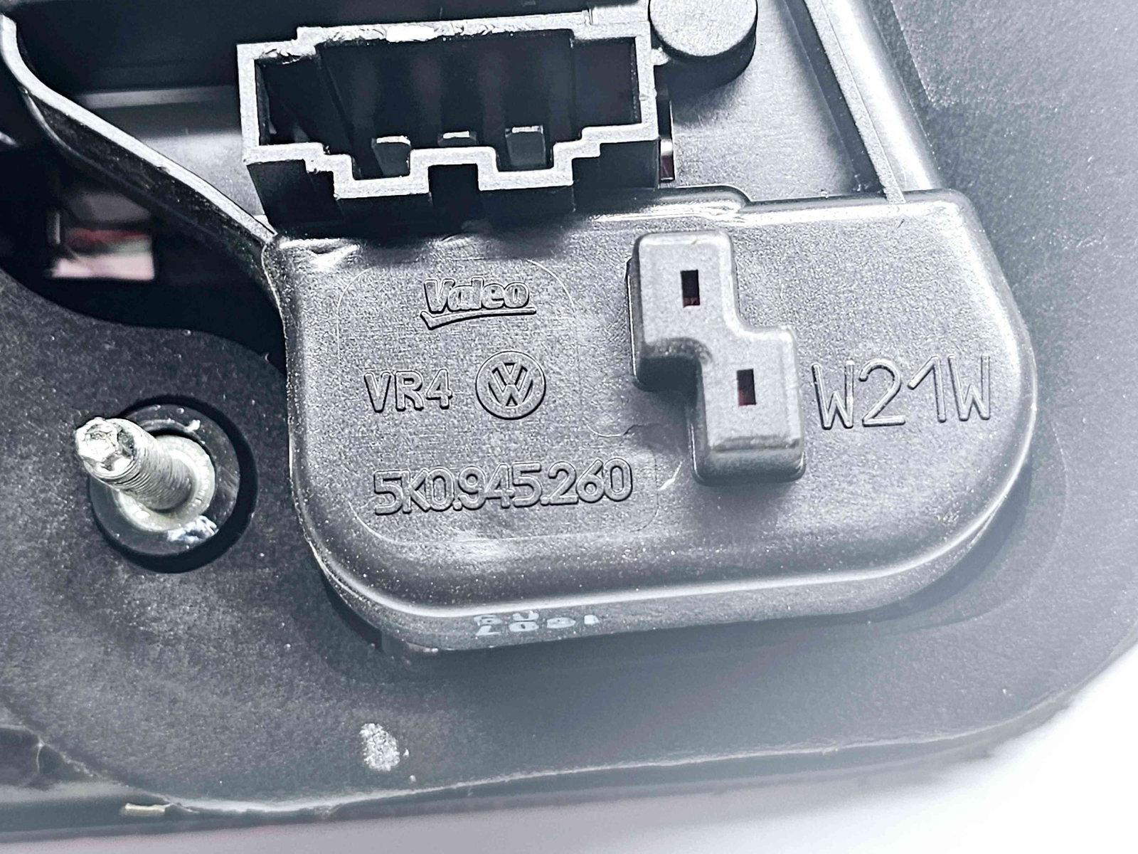 Stop haion dreapta Skoda Superb II Combi (3T5) [Fabr 2009-2015] 5K0945108 - imagine 4