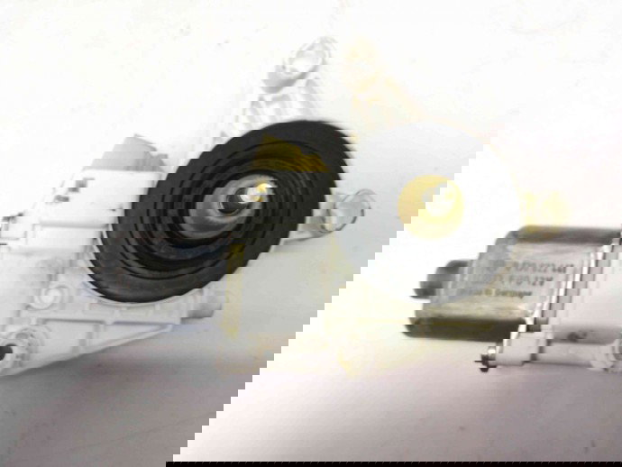 Motoras geam stanga fata Mercedes C220 (W204) D651913 A2048200142 2007-2014