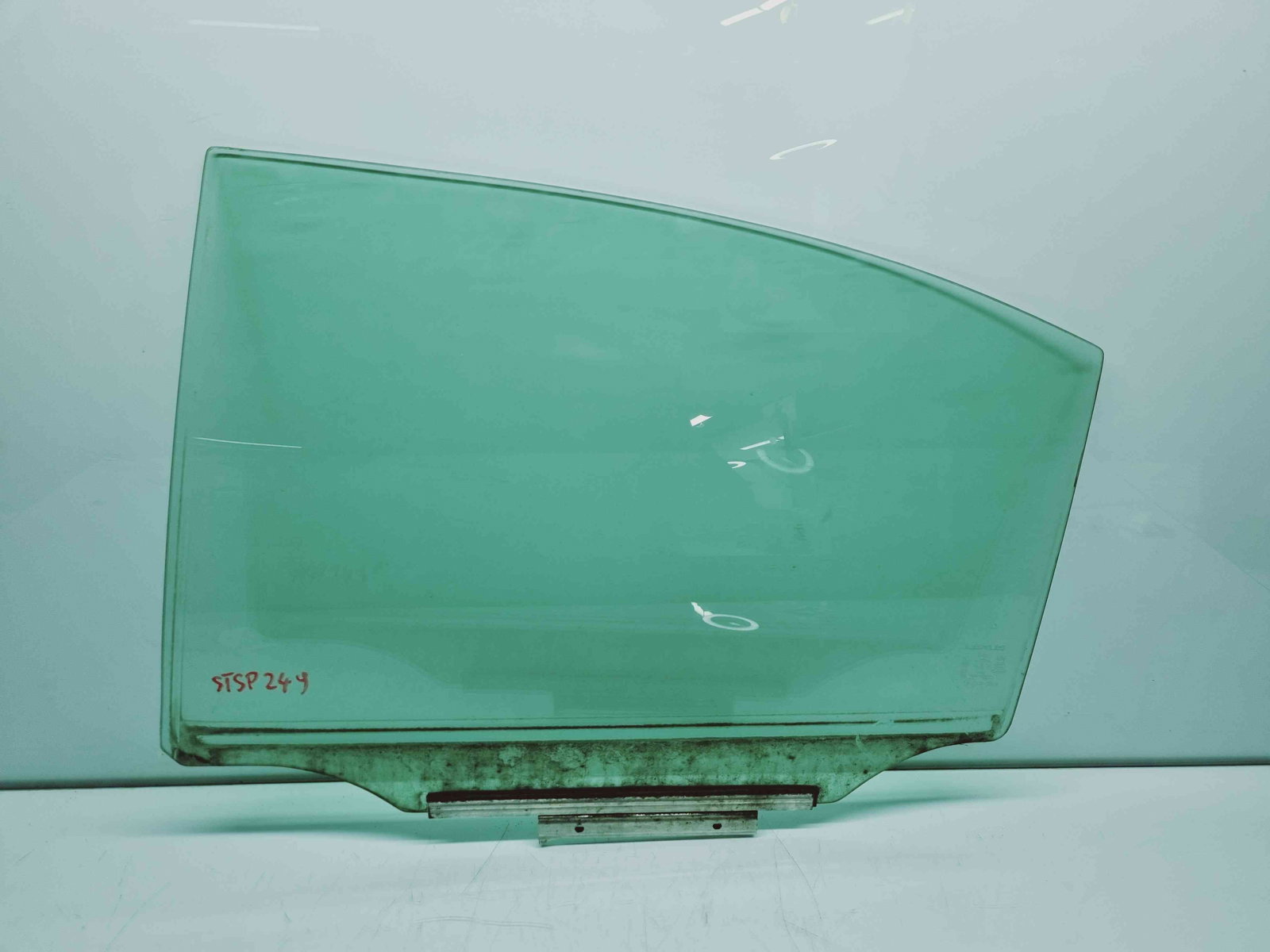 Geam usa stanga spate LEXUS IS II (GSE2, ALE2, USE2) [Fabr 2005-2013] OEM - imagine 1