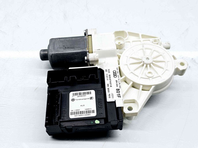 Motoras geam stanga spate Audi A3 Sportback (8PA) [Fabr 2004-2013] Facelift 8P4959801F