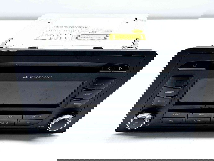   Radio CD Audi A3 Sportback (8PA) [Fabr 2004-2013] Facelift 8P0035186AB