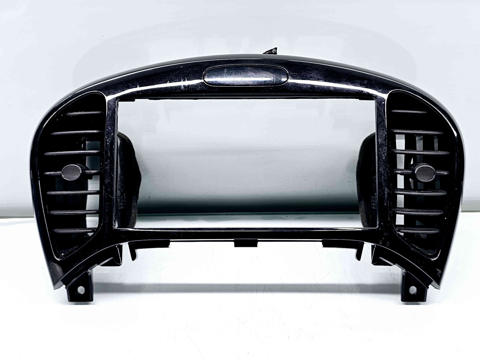 Grila aerisire centrala Nissan Juke [Fabr 2010-2014] Facelift 687511KE0A - imagine 1