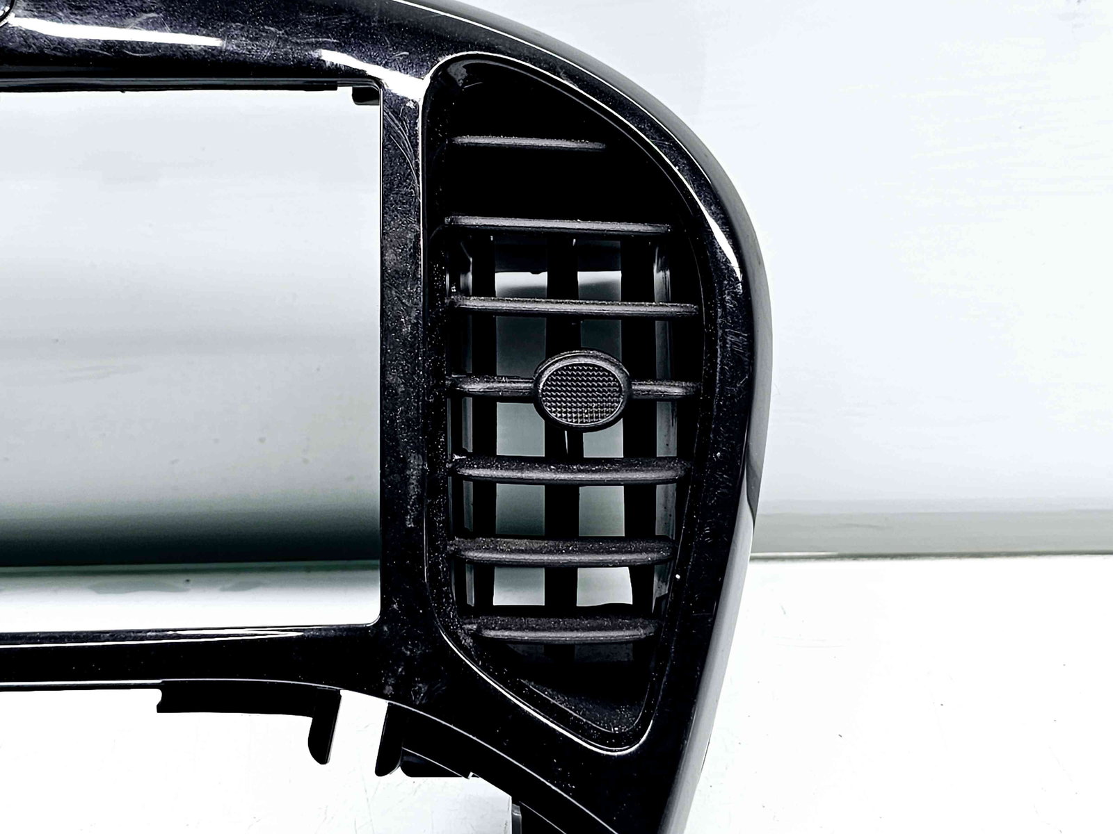 Grila aerisire centrala Nissan Juke [Fabr 2010-2014] Facelift 687511KE0A - imagine 3