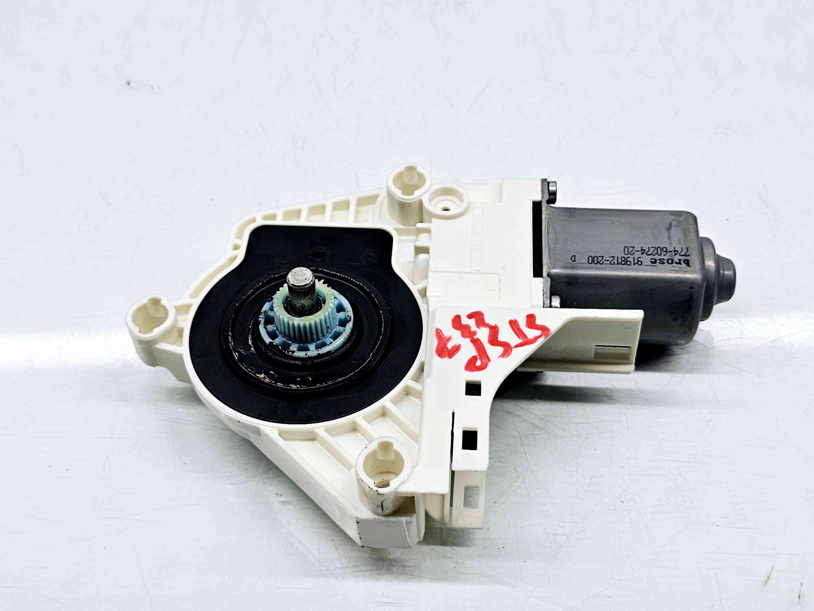 Motoras geam stanga spate Skoda Superb II Combi (3T5) [Fabr 2009-2015] 8K0959811A - imagine 1