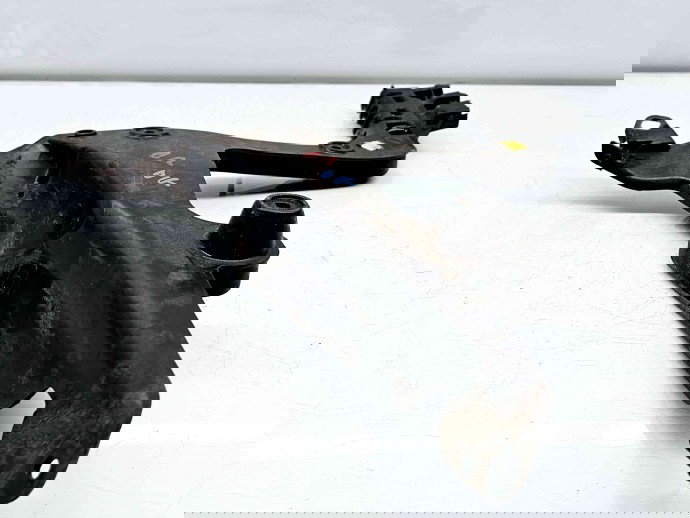 Suport bara dreapta spate Audi A3 Sportback (8PA) [Fabr 2004-2013] Facelift 8P4807378B