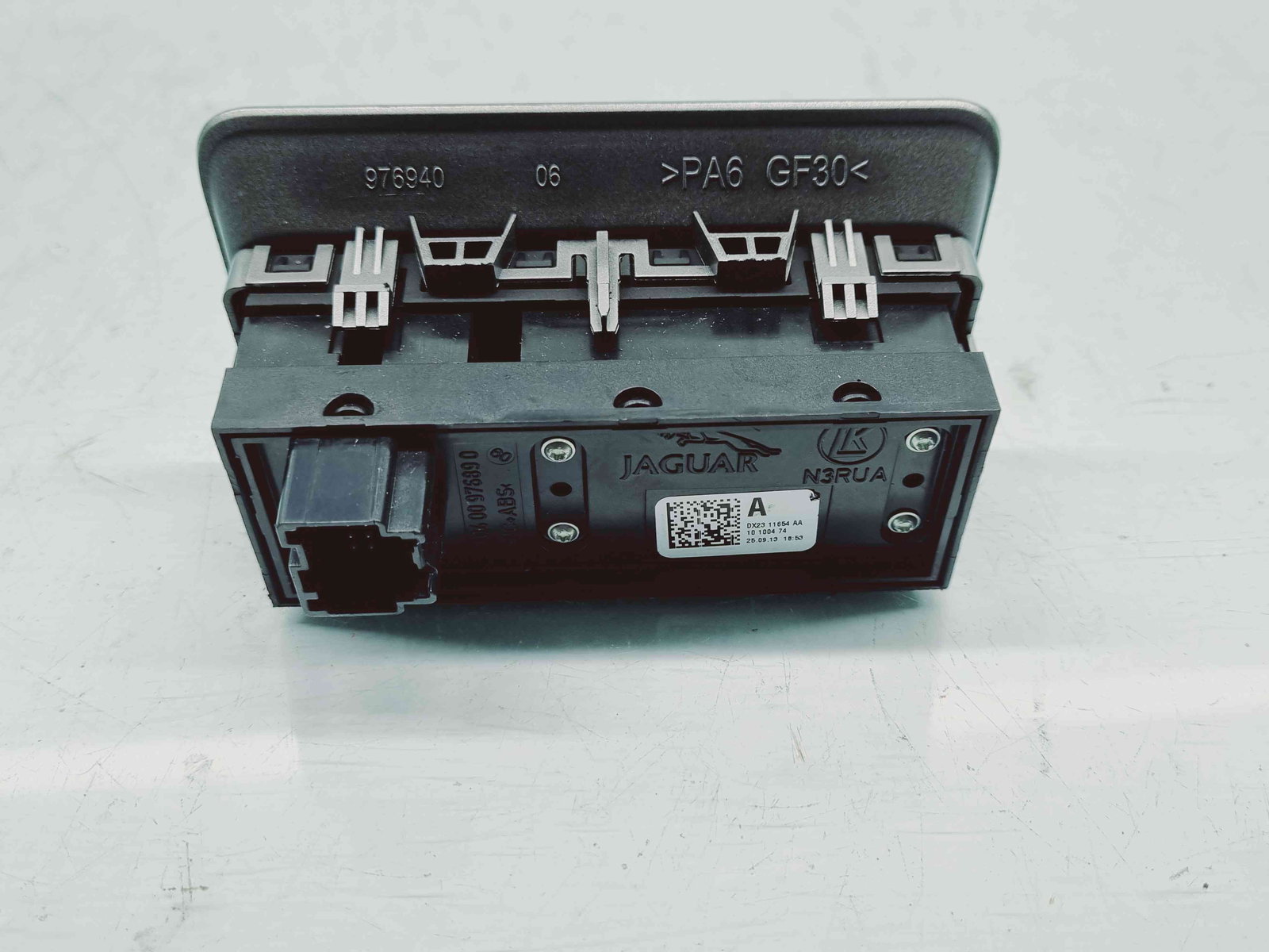 Buton deschidere portbagaj Jaguar XF (X250) [Fabr 2008-2015] Facelift DX23-11654-AA - imagine 2