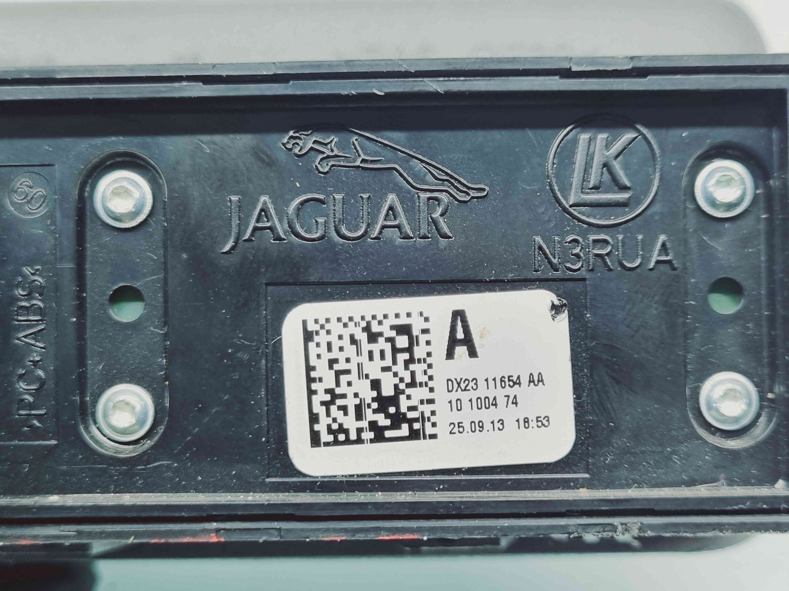 Buton deschidere portbagaj Jaguar XF (X250) [Fabr 2008-2015] Facelift DX23-11654-AA - imagine 3