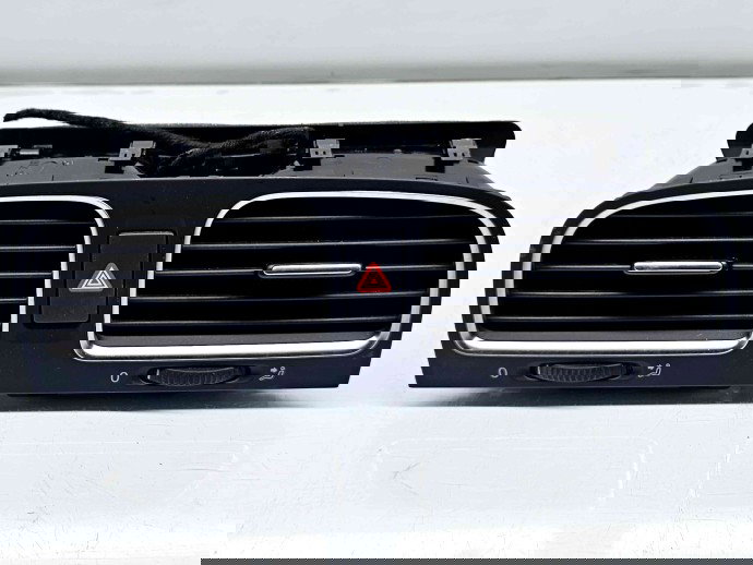   Grila aerisire centrala Volkswagen Golf 6 (5K1) [Fabr 2009-2013] 5K0819728M