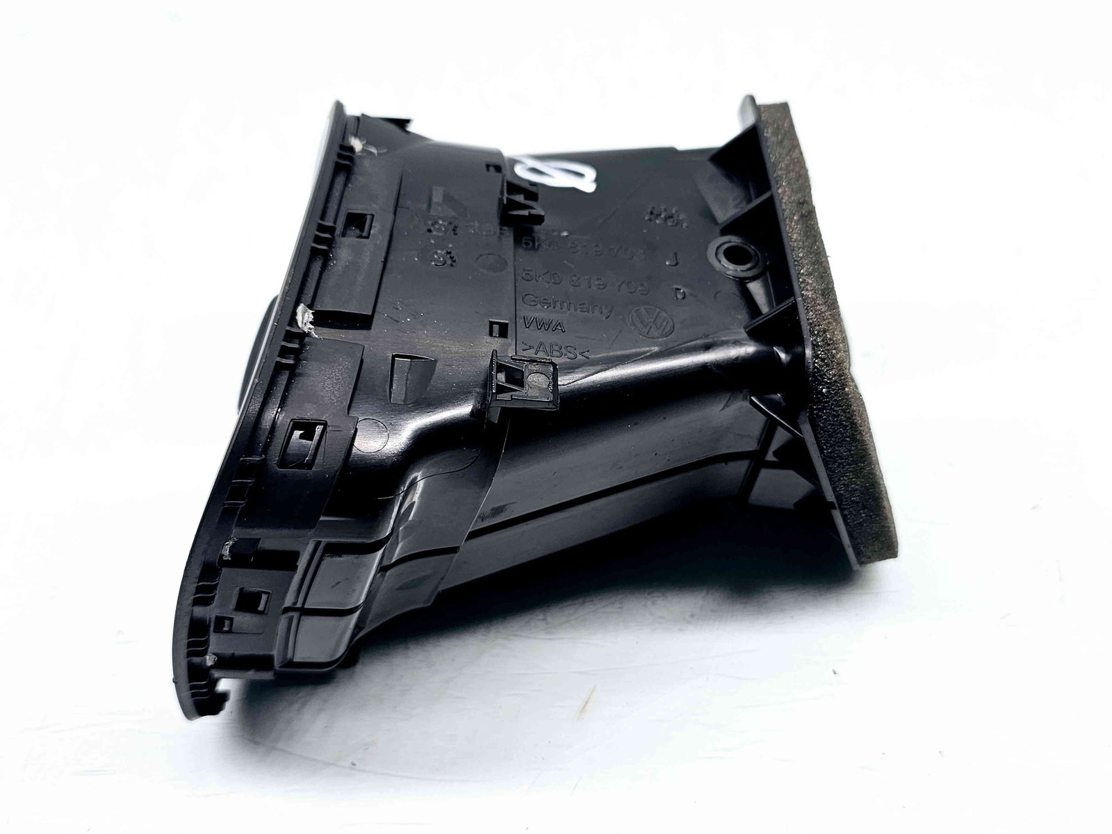Grila aerisire stanga Volkswagen Golf 6 (5K1) [Fabr 2009-2013] 5K0819703J - imagine 2