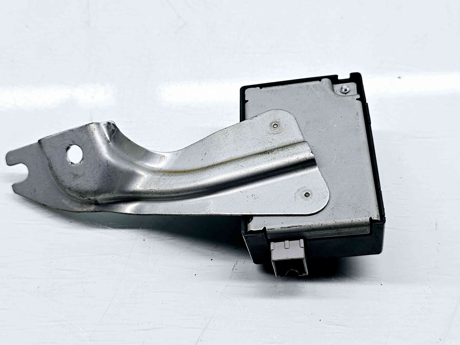 Modul confort LEXUS IS II (GSE2, ALE2, USE2) [Fabr 2005-2013] 89740-53060 - imagine 2