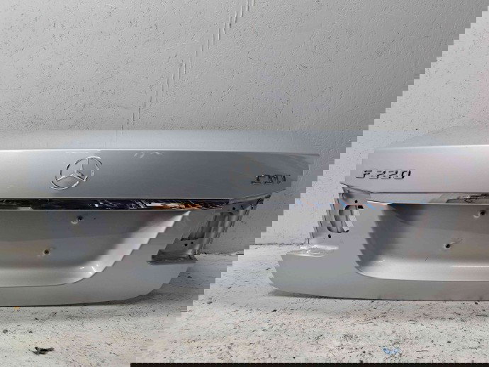 Capota portbagaj Mercedes Clasa E (W212) AMG [Fabr 2009-2016] 775 Argintiu Iridium