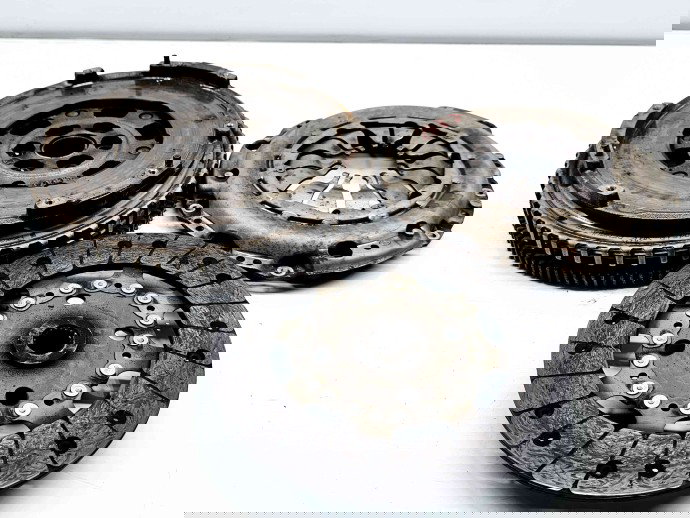 Kit ambreiaj volanta masa dubla Dacia Duster 2 [Fabr 2017-2023] 1231004641R 1.3 Benz H5H470 96KW / 130CP 1.3 Benz H5H470 96KW / 130CP