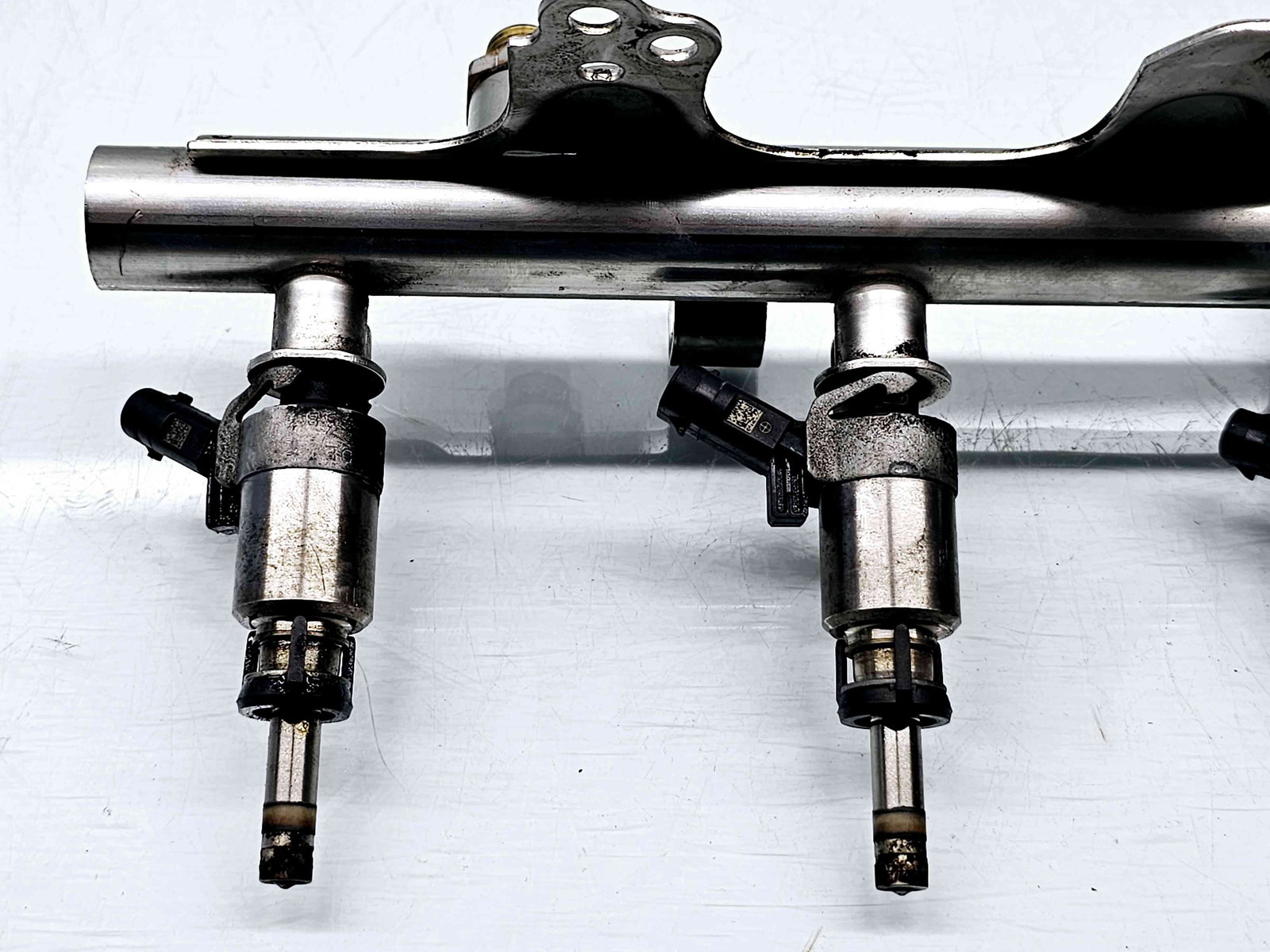 Rampa injectoare Skoda Superb II Combi (3T5) [Fabr 2009-2015] 06J133317M 1.8 TFSI CDAA 118KW / 160CP 1.8 TFSI CDAA 118KW / 160CP - imagine 2