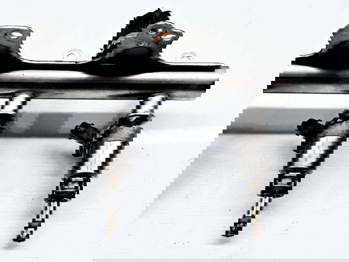 Rampa injectoare Skoda Superb II Combi (3T5) [Fabr 2009-2015] 06J133317M 1.8 TFSI CDAA 118KW / 160CP 1.8 TFSI CDAA 118KW / 160CP