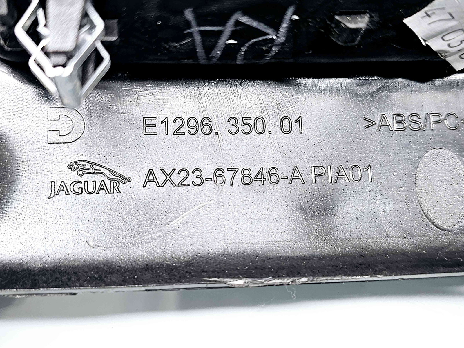 Grila aerisire spate Jaguar XF (X250) [Fabr 2008-2015] Facelift AX23-67846-A - imagine 5