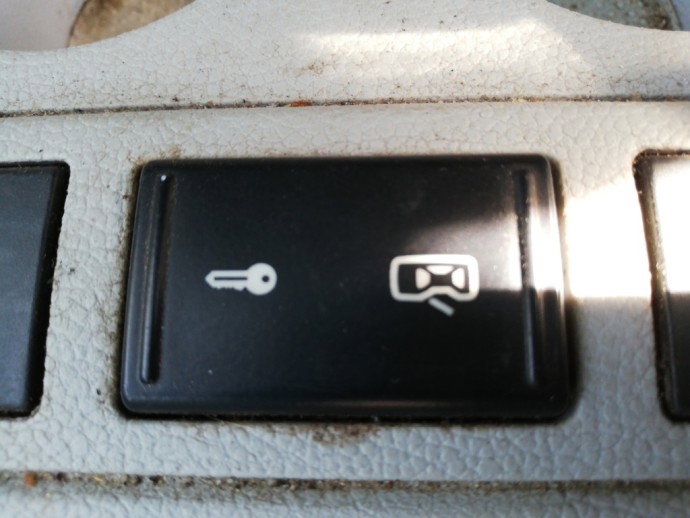 Buton incuiere usi Skoda Roomster 1.4 diesel BNV OEM 2006-2015
