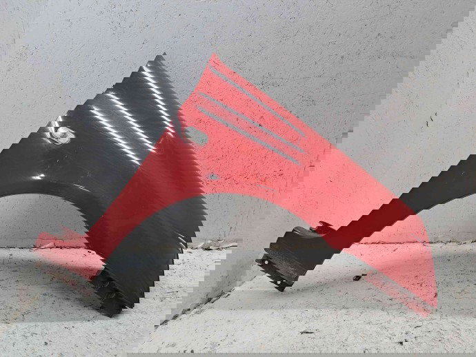 Aripa dreapta fata Renault Symbol / Thalia [Fabr 1998-2007] ROSU