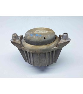 Suport motor Mercedes Clasa C (W204) [Fabr 2007-2014] A2042400517 3.0 CDI 642830