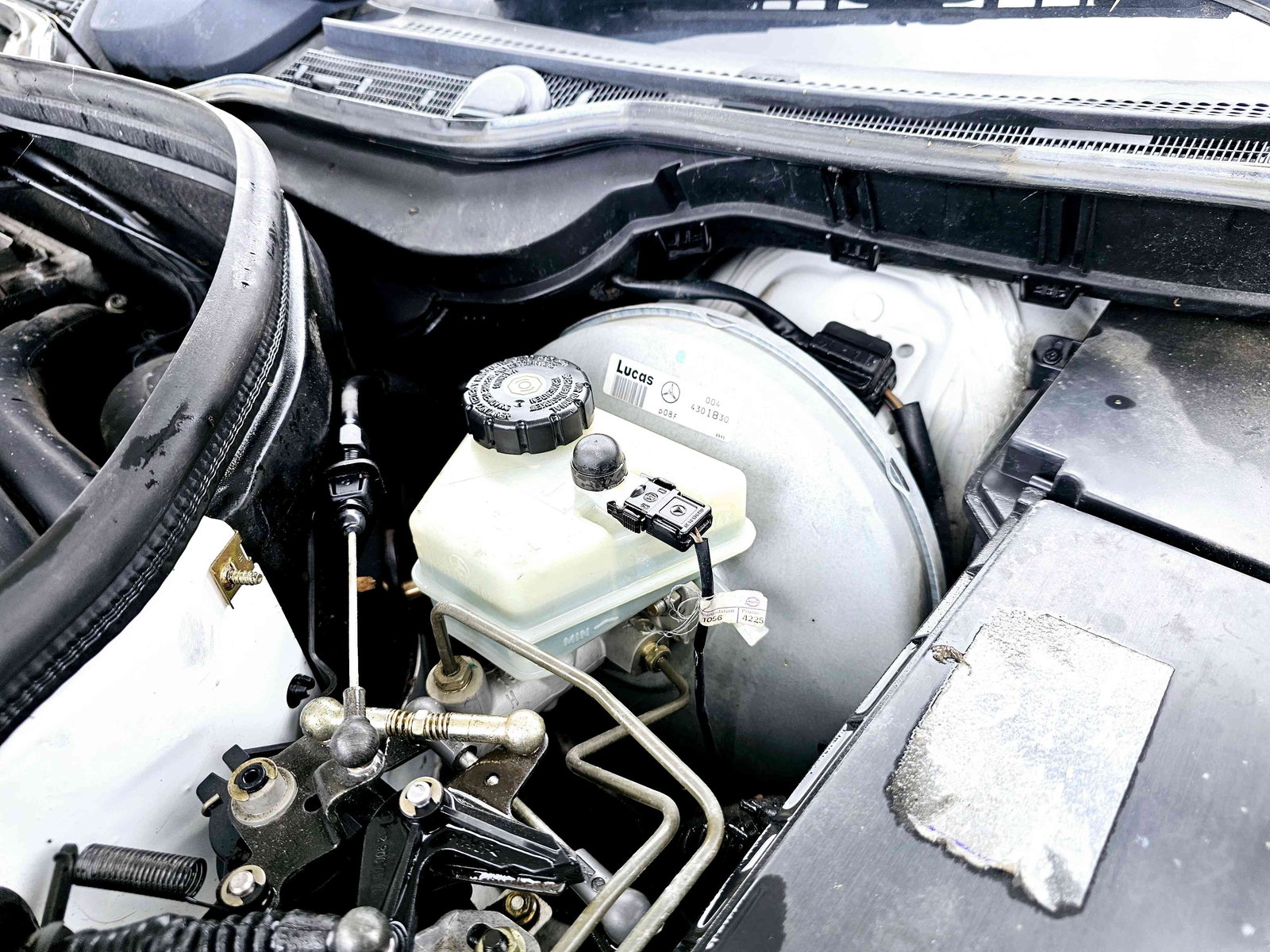 Tulumba frana Mercedes Clasa C (W202) [Fabr 1993-2000] 0044301830 2.2 02014861 70KW / 95CP 2.2 02014861 70KW / 95CP - imagine 1