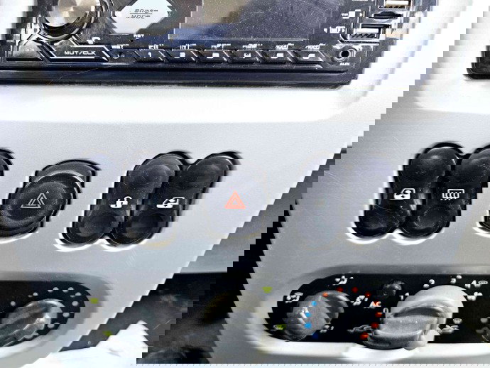   Butoane comenzi consola centrala Dacia Logan MCV (KS) [Fabr 2007-2012] OEM