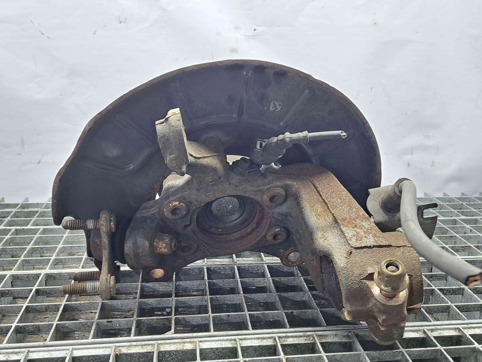 Fuzeta fata stanga Volkswagen Touran (1T1, 1T2) [Fabr 2003-2010] OEM 1.9 TDI BXE 1.9 TDI BXE 77KW / 105CP - imagine 2