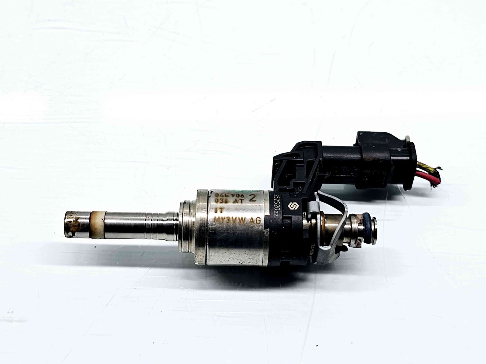 Injector Volkswagen Golf 7 Sportsvan (AM1, AN1) [Fabr 2014-prezent] 04E906036AT 1.3 Benz DKLD 70KW / 95CP
