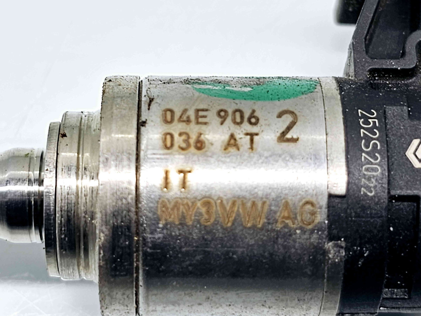 Injector Volkswagen Golf 7 Sportsvan (AM1, AN1) [Fabr 2014-prezent] 04E906036AT 1.3 Benz DKLD 70KW / 95CP - imagine 4