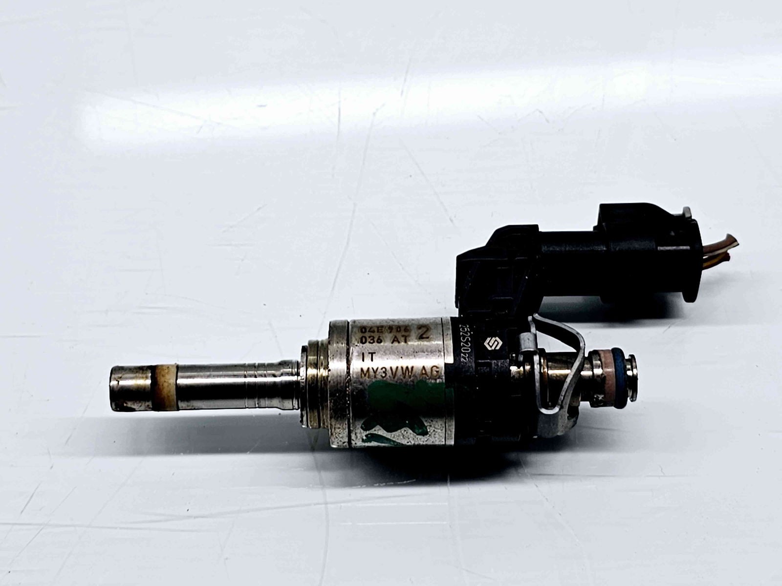 Injector Volkswagen Golf 7 Sportsvan (AM1, AN1) [Fabr 2014-prezent] 04E906036AT 1.3 Benz DKLD 70KW / 95CP