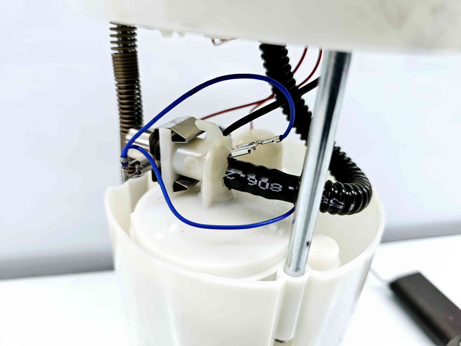 Pompa combustibil Ford C-Max 2 [Fabr 2010-2015] BV61-9H307-JC 1.0 B MDA ECO 88KW / 120CP 1.0 B MDA ECO 88KW / 120CP - imagine 2