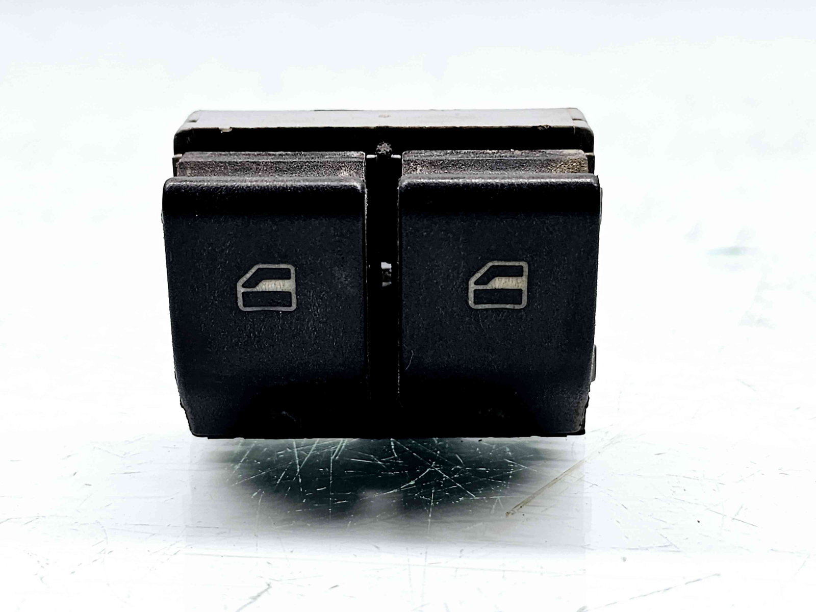 Butoane comanda geamuri sofer Volkswagen Polo (6N2) [Fabr 1995-2000] 6Q0959858