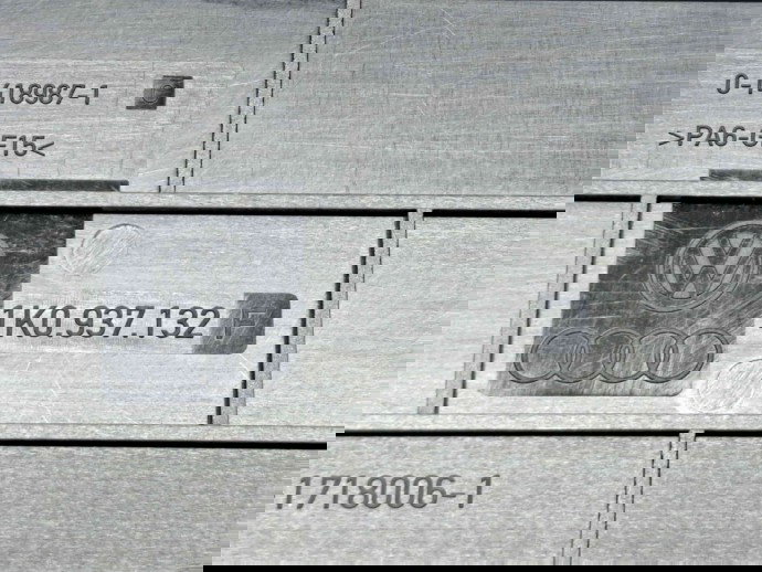  Capac panou sigurante Skoda Octavia 2 Combi (1Z5) [Fabr 2004-2013] 1K0937132F 