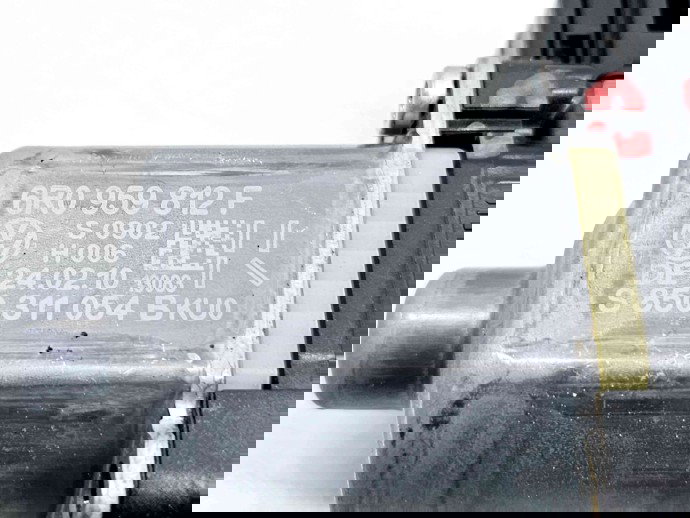 Motoras geam dreapta spate Volkswagen Polo (6R) [Fabr 2009-2016] 6R0959812F