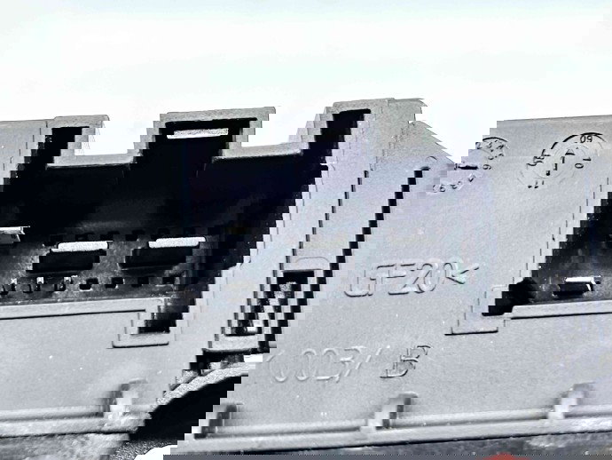 Motoras geam dreapta spate Volkswagen Polo (6R) [Fabr 2009-2016] 6R0959812F