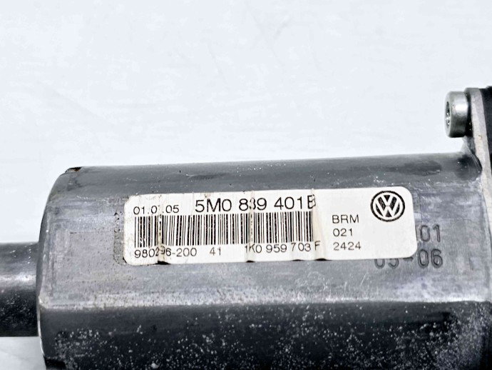 Motoras geam stanga spate Volkswagen Golf 5 Plus (5M1) [Fabr 2005-2008] 5M0839401B