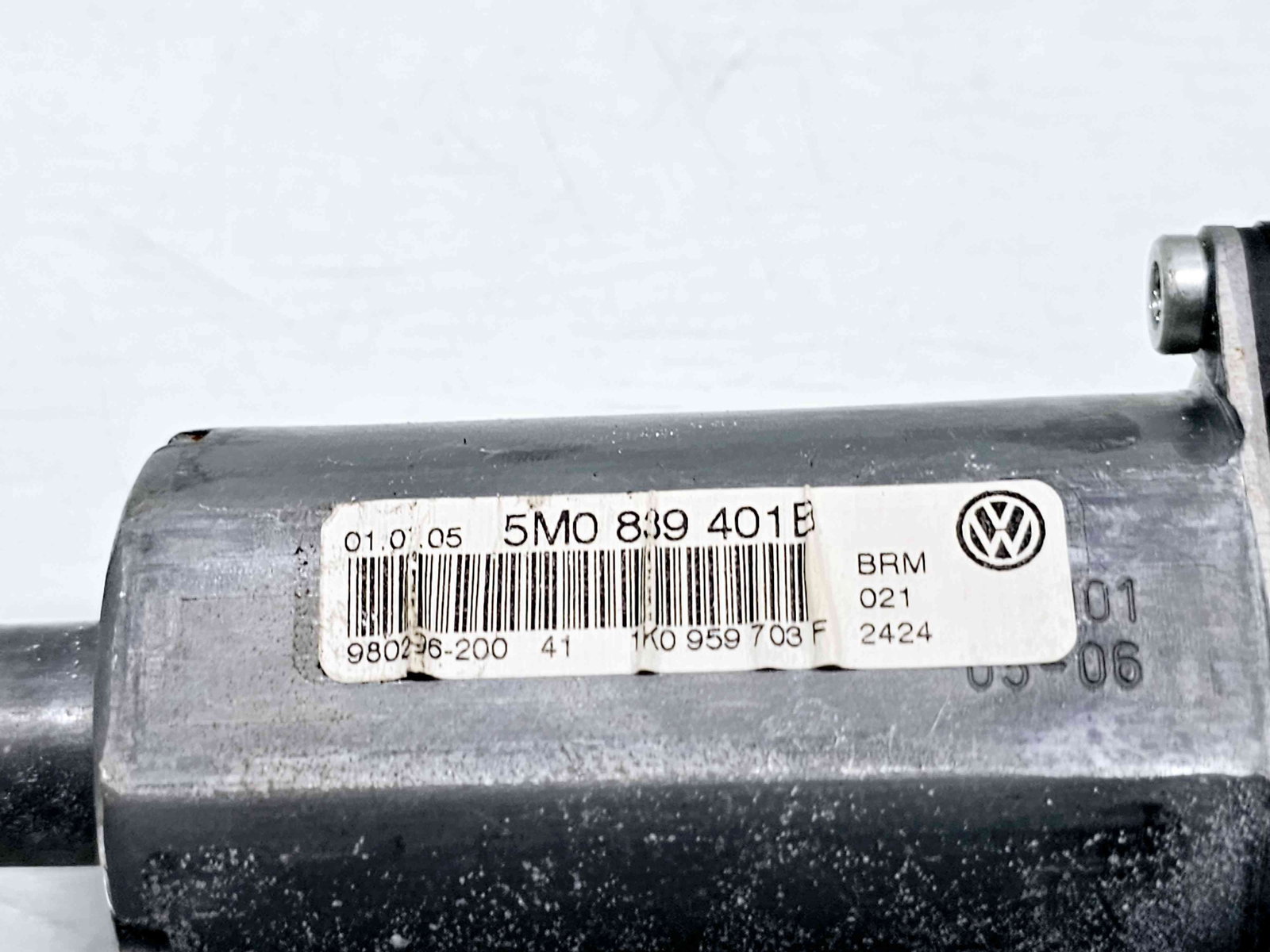 Motoras geam stanga spate Volkswagen Golf 5 Plus (5M1) [Fabr 2005-2008] 5M0839401B - imagine 3