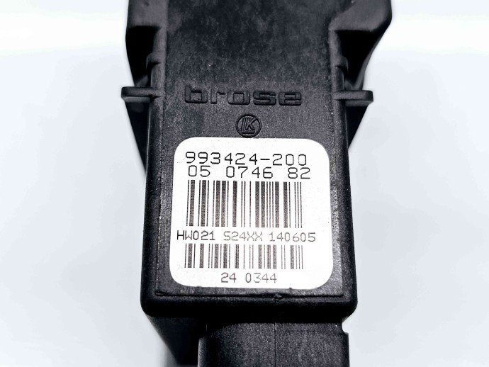 Motoras geam stanga spate Volkswagen Golf 5 Plus (5M1) [Fabr 2005-2008] 5M0839401B
