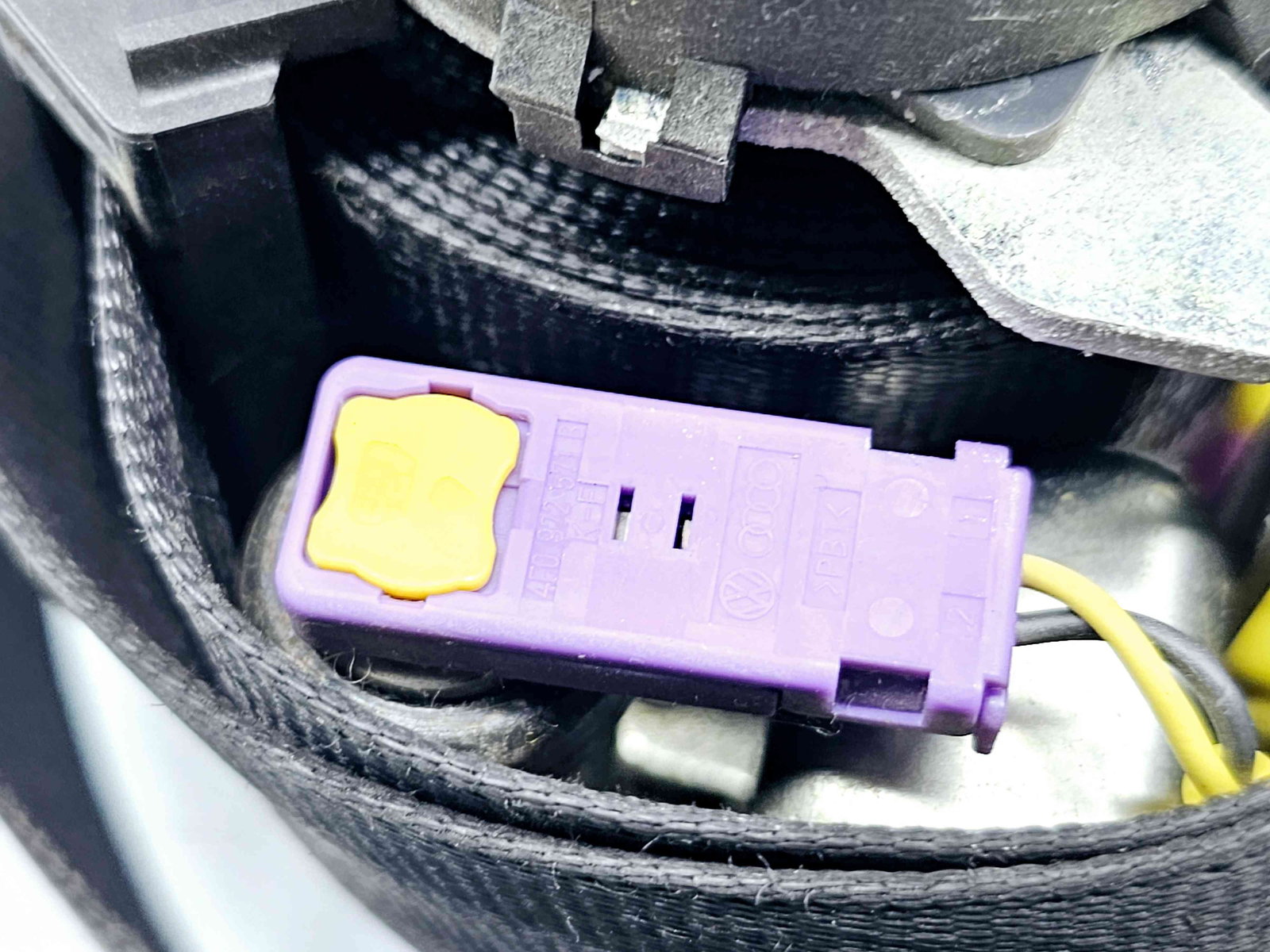 Centura dreapta fata Volkswagen Golf 5 Plus (5M1) [Fabr 2005-2008] 5M1857706 - imagine 2